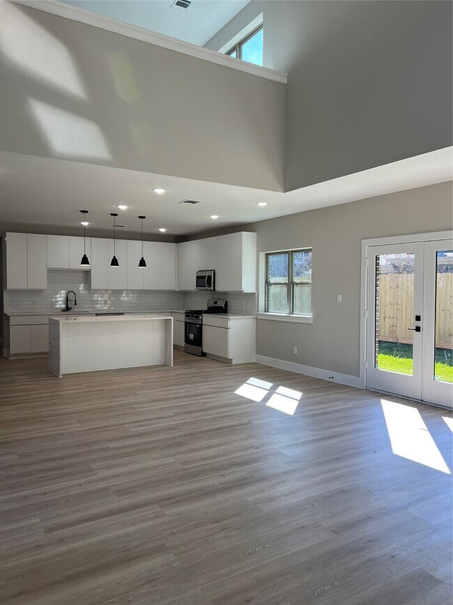 Photo - 20027 Venetto St