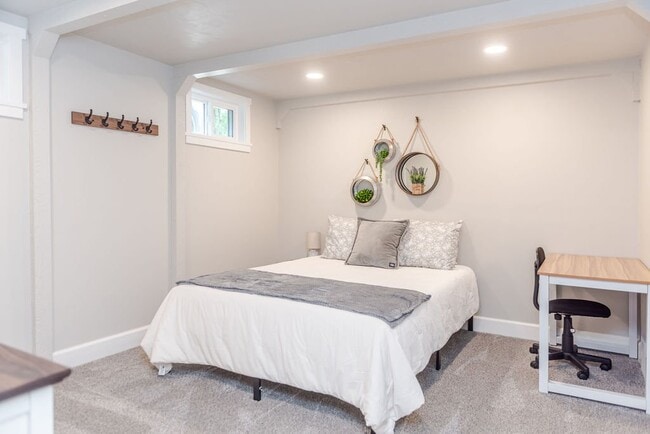 Photo - 1718 Virginia Ln