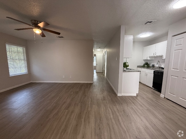 Building Photo - 737 W Mayfield Blvd Rental