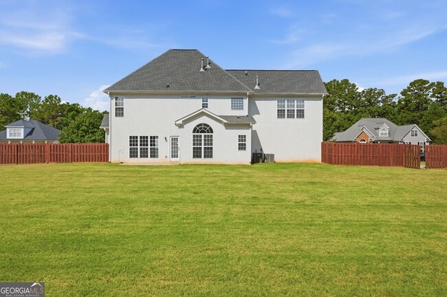 Photo - 305 Sunderland Cir