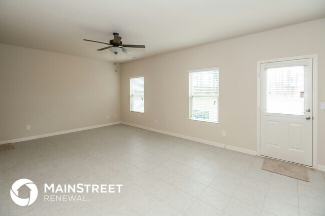 Photo - 35 Michelle Wy