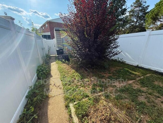 Photo - 5606 Chelwynd Rd