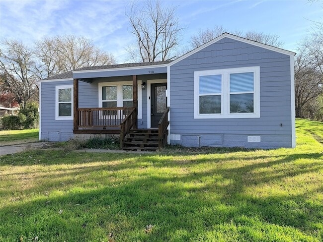 Photo - 710 N Rusk St