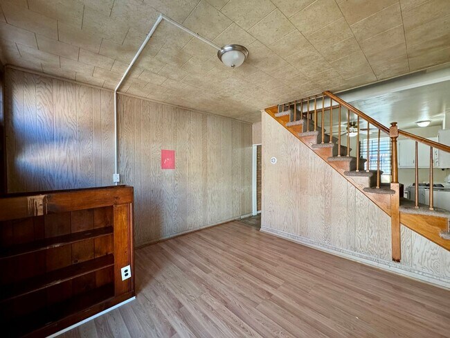 Photo - Charming 2 Bedroom/1 Bathroom Townhome in Ellwood Park–Monument neighborhood!