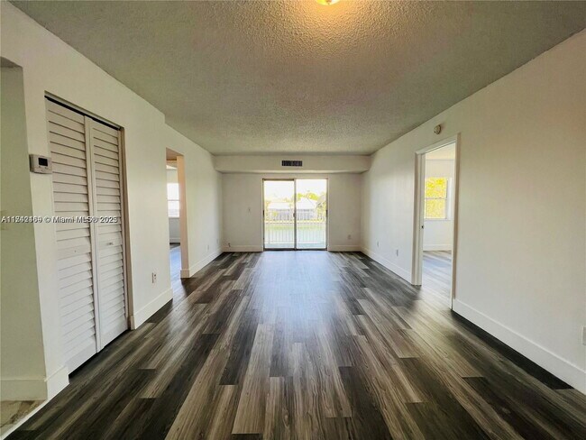 Photo - 8260 SW 210th St Unidad 220