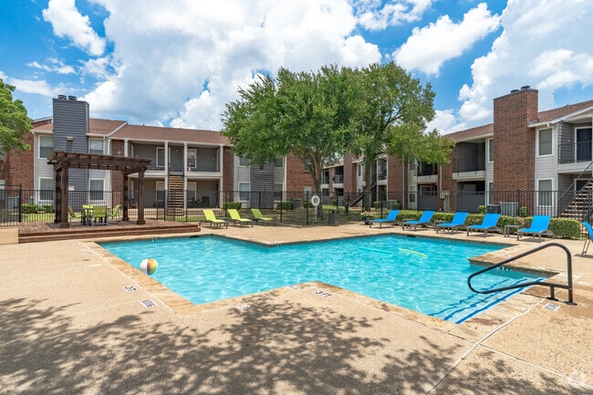Building Photo - Oak Tree Village Rental