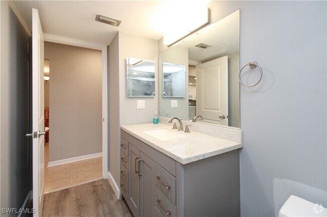 Building Photo - 600 Valley Stream Dr Unit F9 Rental