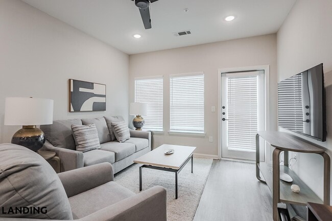 Photo - 1650 Harris Hill Rd Unidad 06-6102