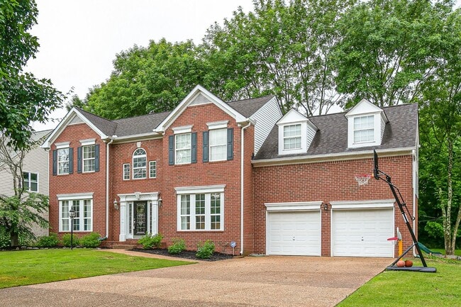 Photo - 4 bed, 2.5 bath w/ 2 Car Garage, Franklin School District