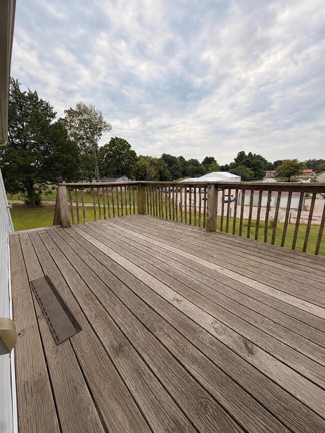 211 Memory Ln