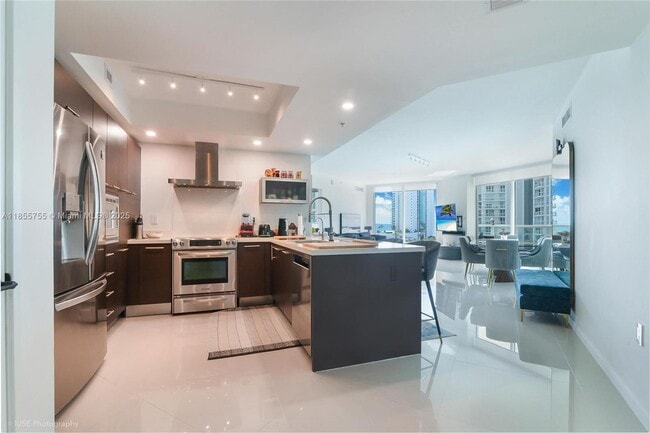 Building Photo - 250 Sunny Isles Blvd Unit 3-806 Rental