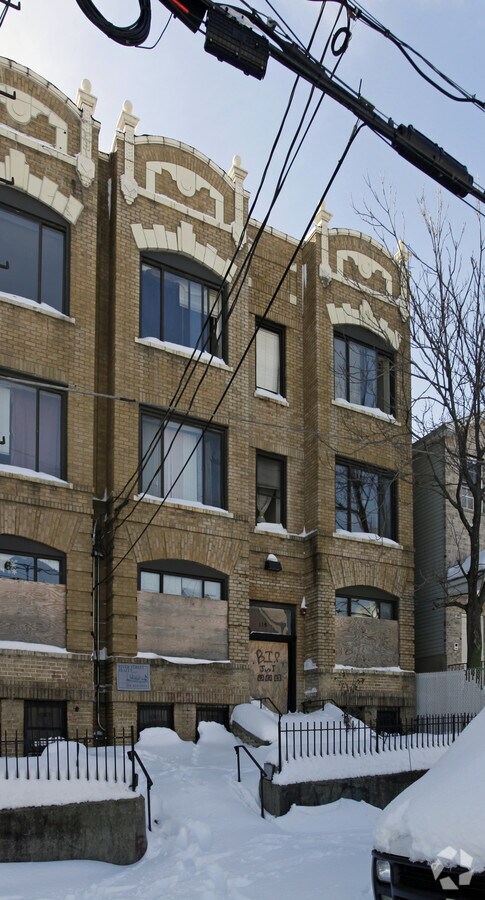 Photo - 117-119 Bostwick Ave