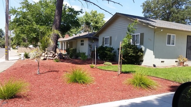 Building Photo - 9662 Eisenbeisz Street Unit duplex Rental