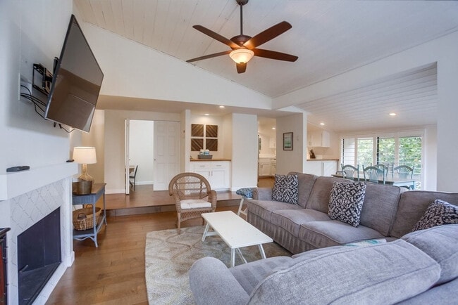 Photo - 561 S Sierra Ave Unit ID1255601P