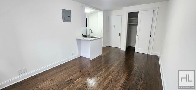 Photo - E 16 ST Unit 3X