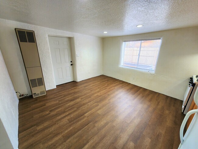 Photo - 738 Columbia St Unidad A