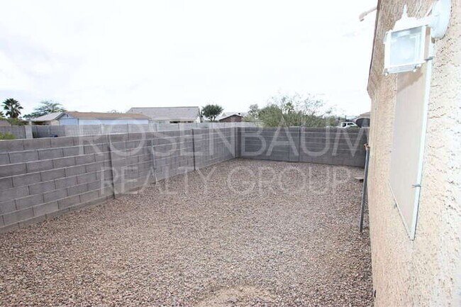 Photo - 15588 S Yava Rd Unidad b