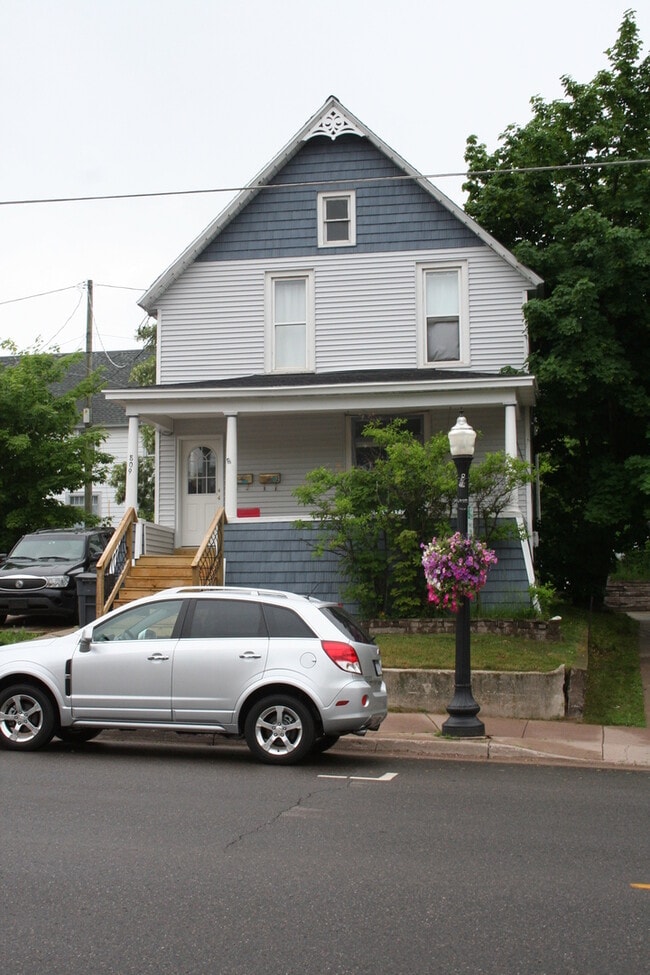 Building Photo - 809 N 3rd St Unit 01