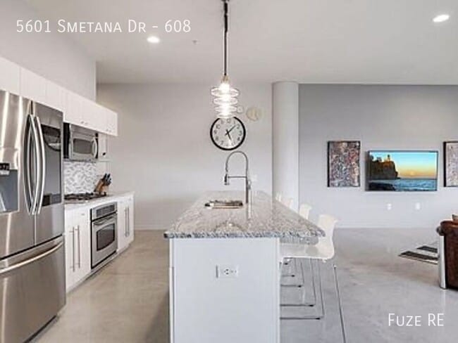 Photo - 5601 Smetana Dr