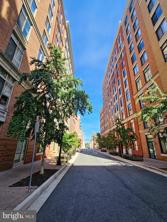 Photo - 1205 N Garfield St Unidad 610