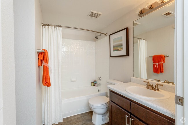 2BD, 2BA - 903 SF - Ascent