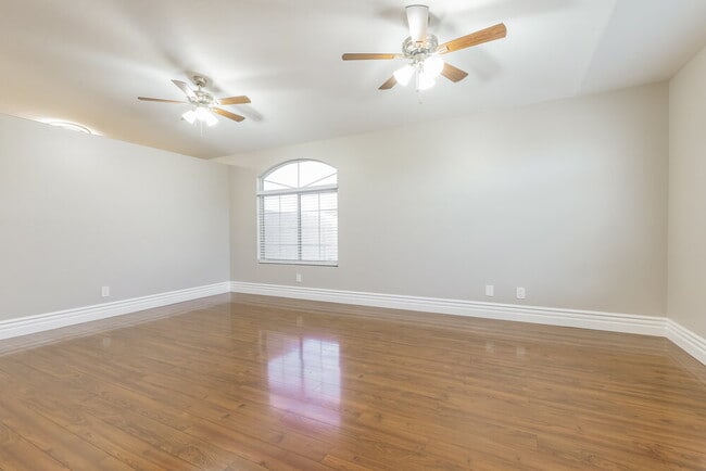 Photo - 10417 E Crescent Ave