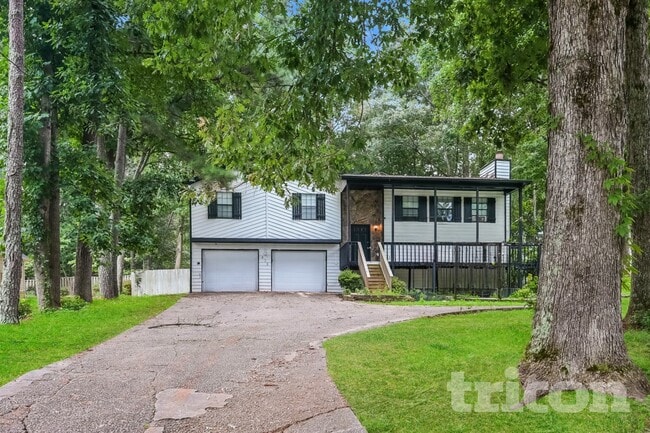 Building Photo - 438 Russell Rd