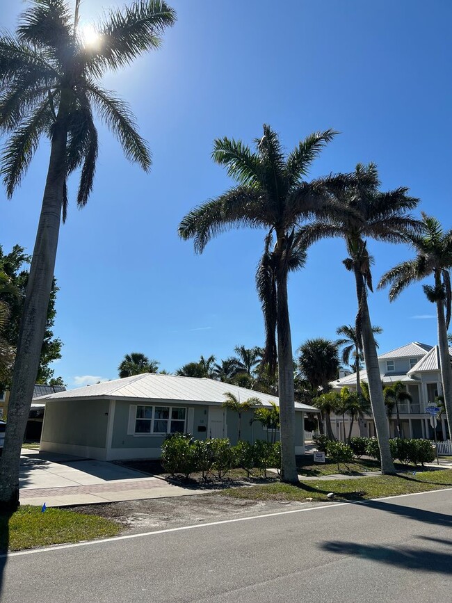 Historical Punta Gorda across from Gilchri... - Historical Punta Gorda across from Gilchri... House