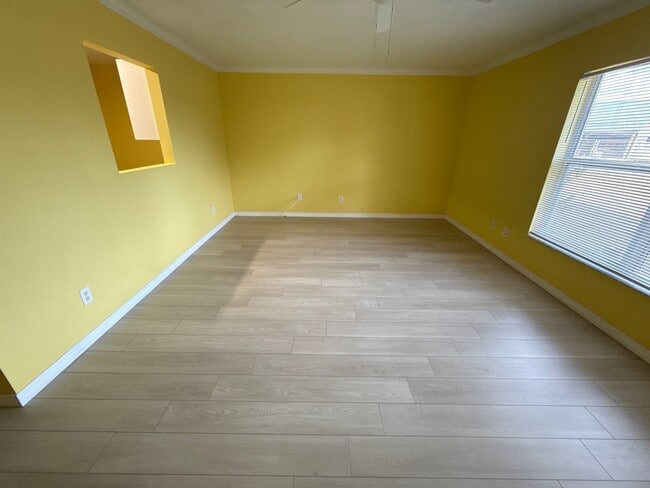 Photo - 1910 NW 12th Ave Unit B