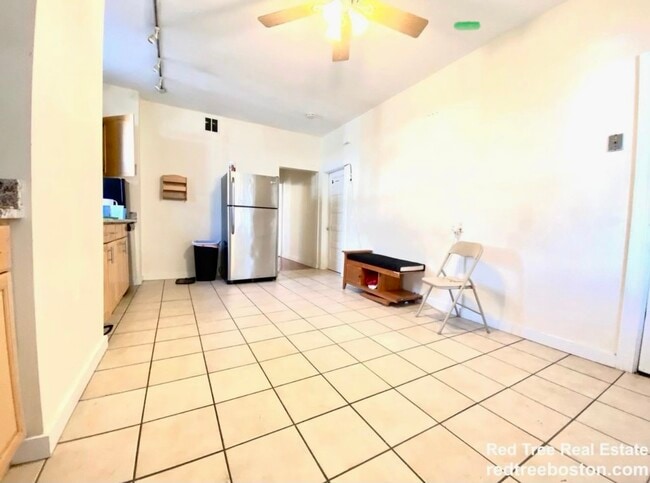 Building Photo - 756 Saratoga St Unit 756 Saratoga st East Bost