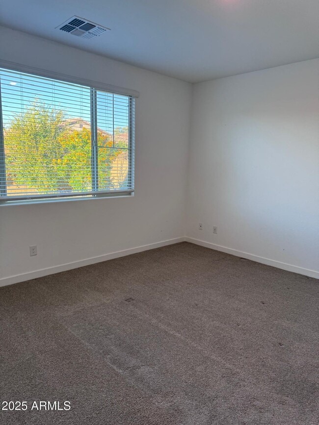 Photo - 80 E Elmwood Pl