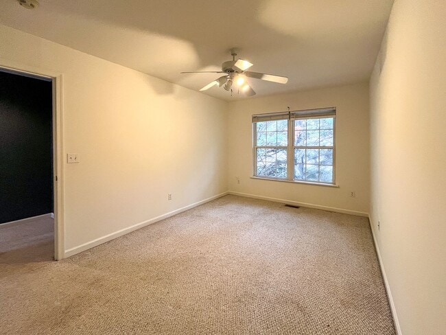Photo - 3BD/2.5BA Townhouse - Hydraulic Rd.