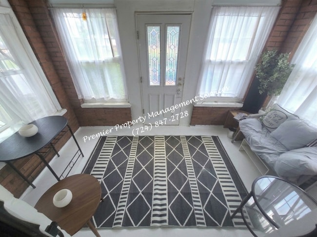 Photo - 506 47th St