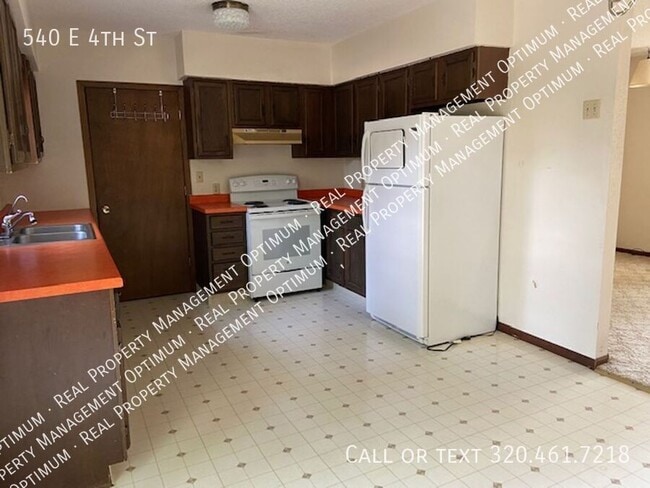 Photo - 540 E 4th St