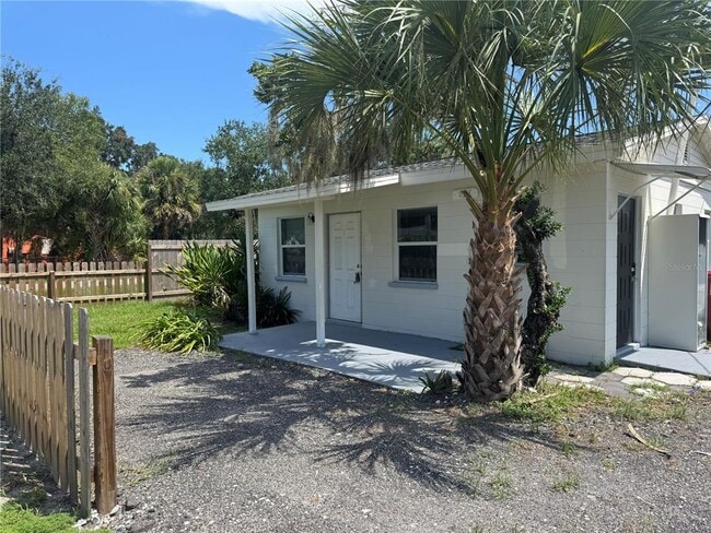 Building Photo - 809 W Warren St Rental