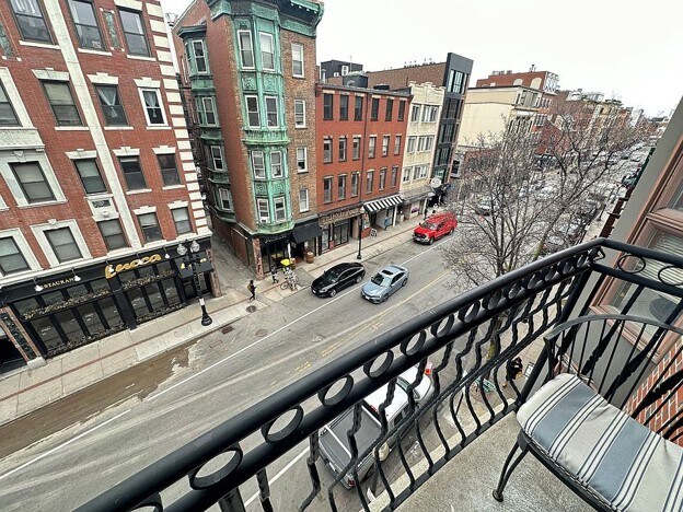 Photo - 237 Hanover St Unidad # 3A