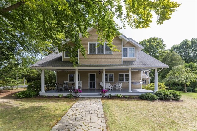 Photo - 135 Longfellow Rd House