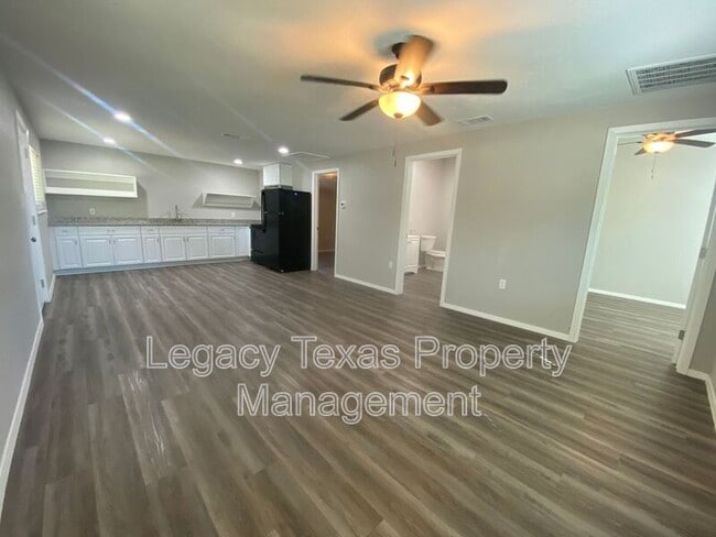 Photo - 1113 S Walnut St Unit Apt A