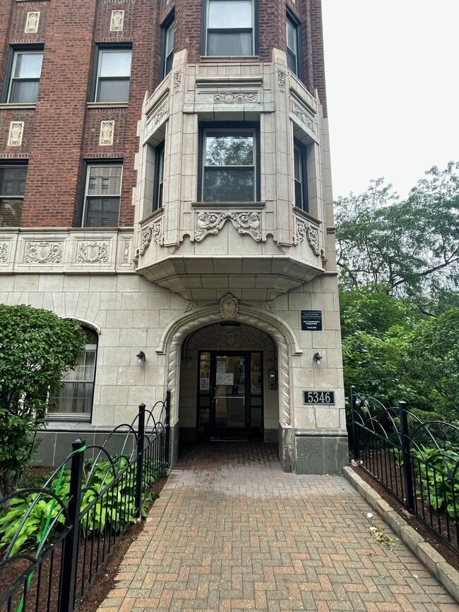 Photo - 5346 S Cornell Ave Unit 1404