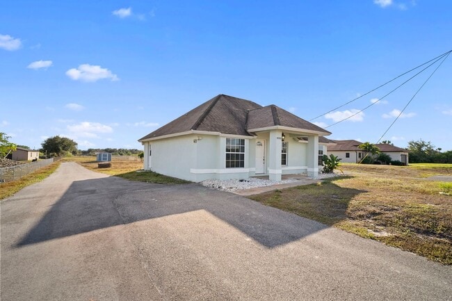 Photo - Spacious 3-bedroom, 2-bathroom home located in desirable Naples