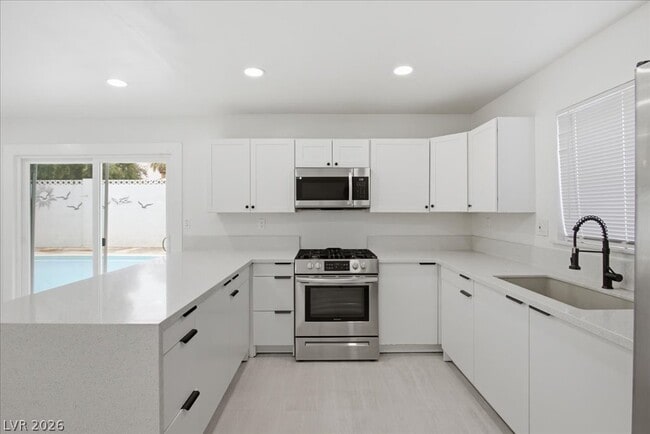 Photo - 4013 Esmeralda Ave