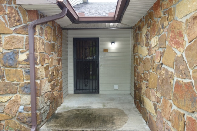 Photo - 7318 S Darlington Ave