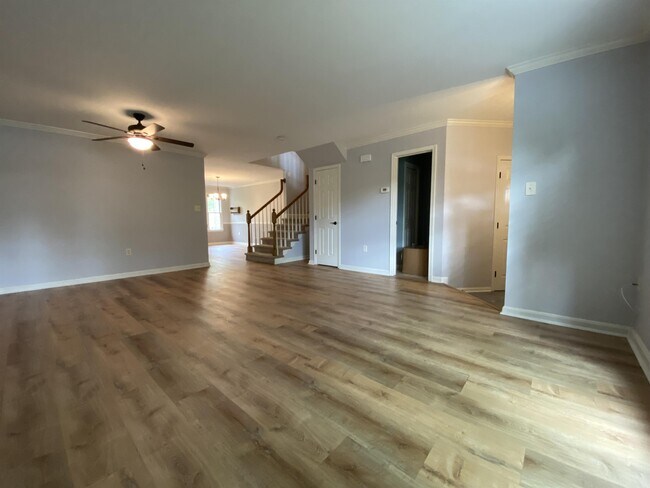 Photo - 211 Morningside Dr