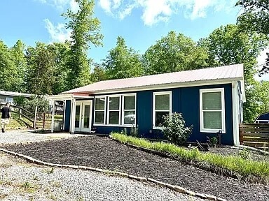 Photo - 185 Lakeview Way