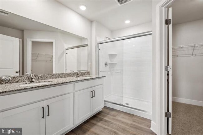 Photo - 112 Charing Cross Dr
