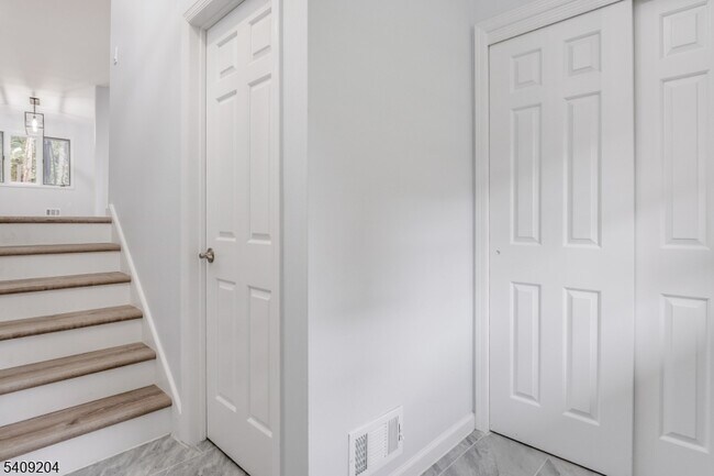 Photo - 111 Patriots Rd