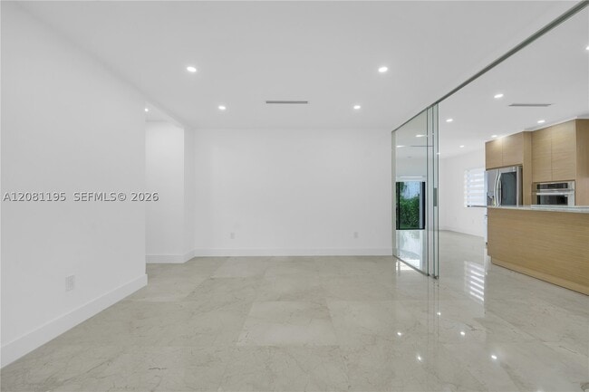 Photo - 728 Majorca Ave