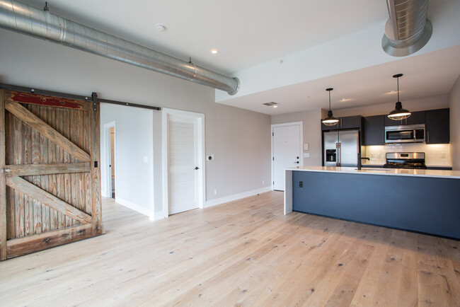 Building Photo - 1720 Fairmount Rental