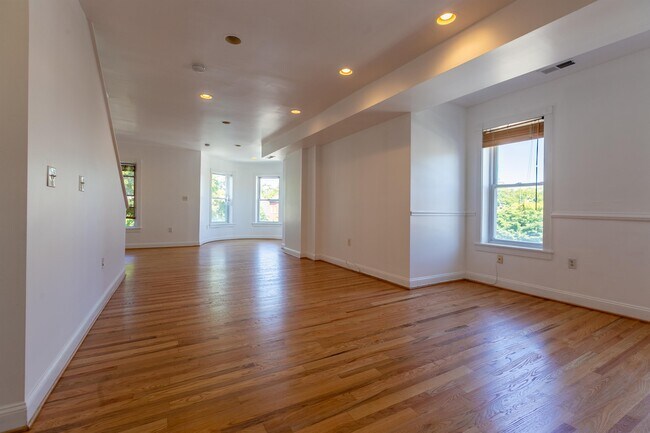 Photo - 1819 1st St NW