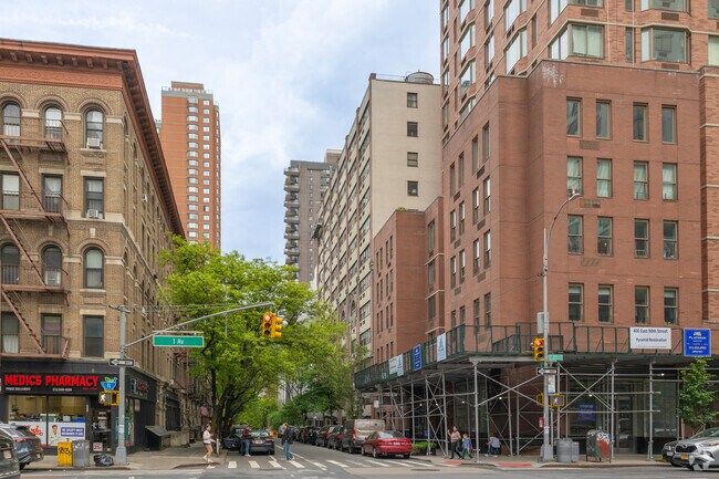 Photo - River East Plaza